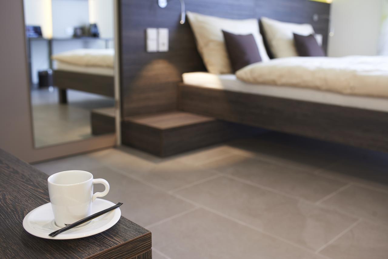 Eee Hotel טראון מראה חיצוני תמונה