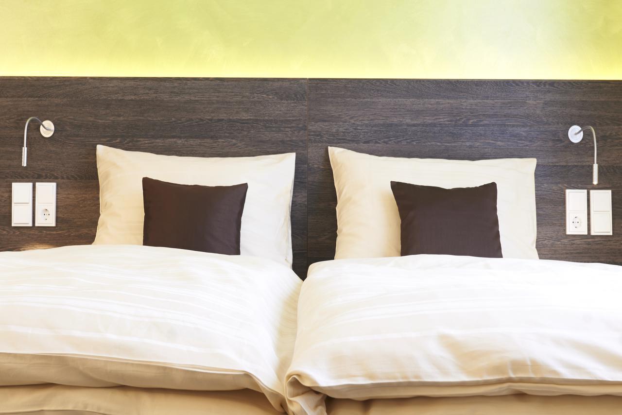 Eee Hotel טראון מראה חיצוני תמונה