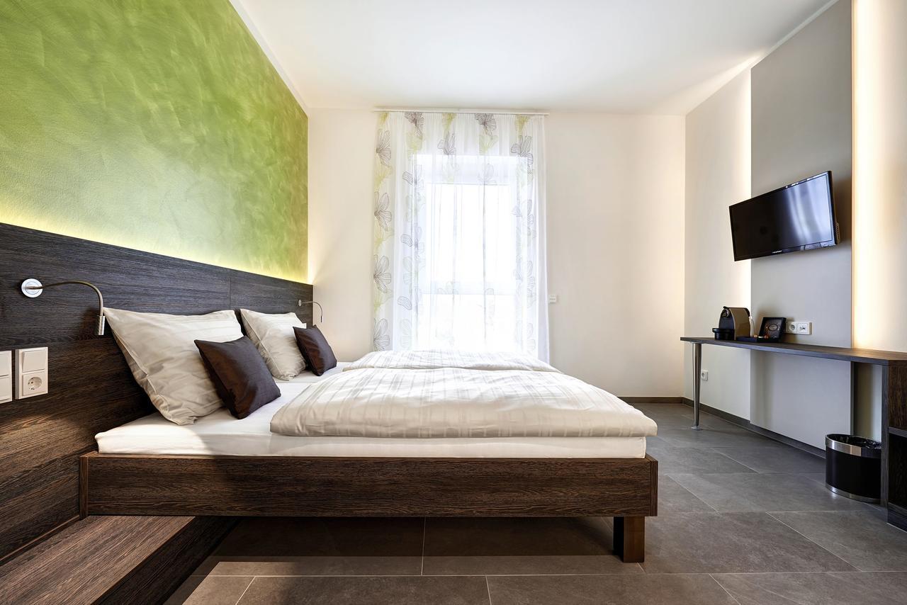 Eee Hotel טראון מראה חיצוני תמונה