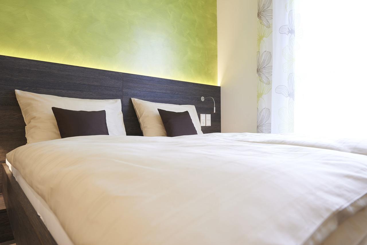 Eee Hotel טראון מראה חיצוני תמונה