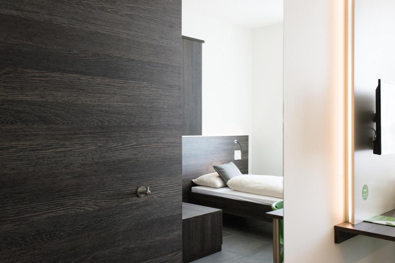 Eee Hotel טראון מראה חיצוני תמונה