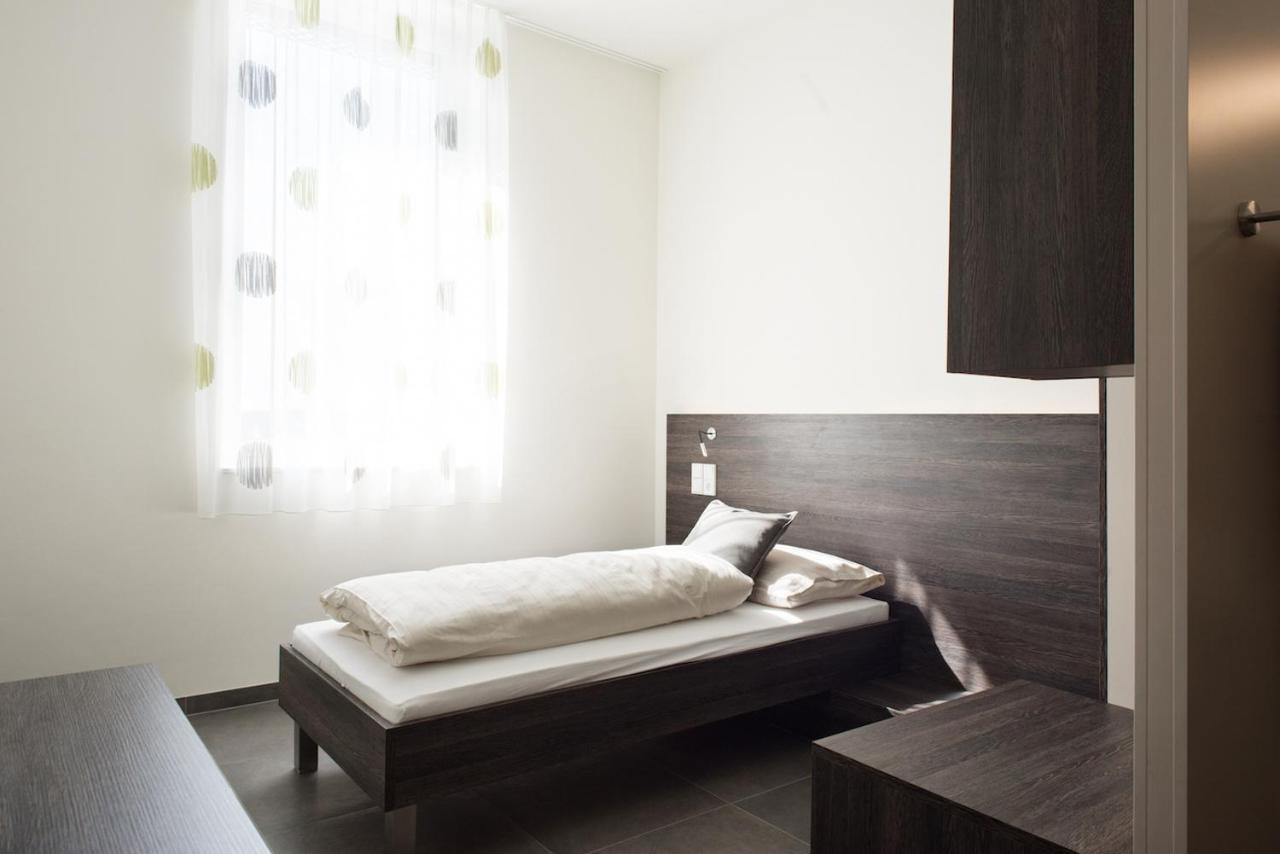 Eee Hotel טראון מראה חיצוני תמונה