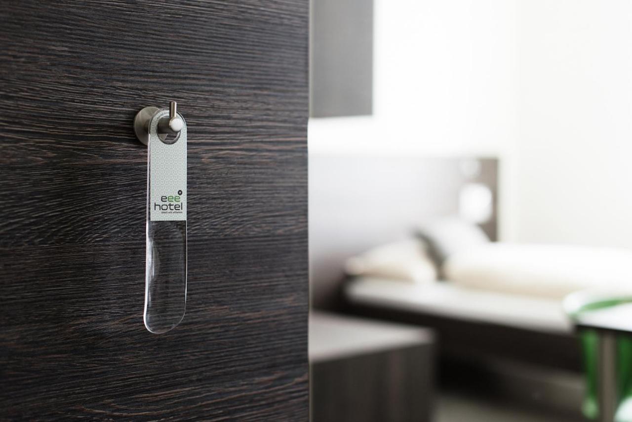 Eee Hotel טראון מראה חיצוני תמונה
