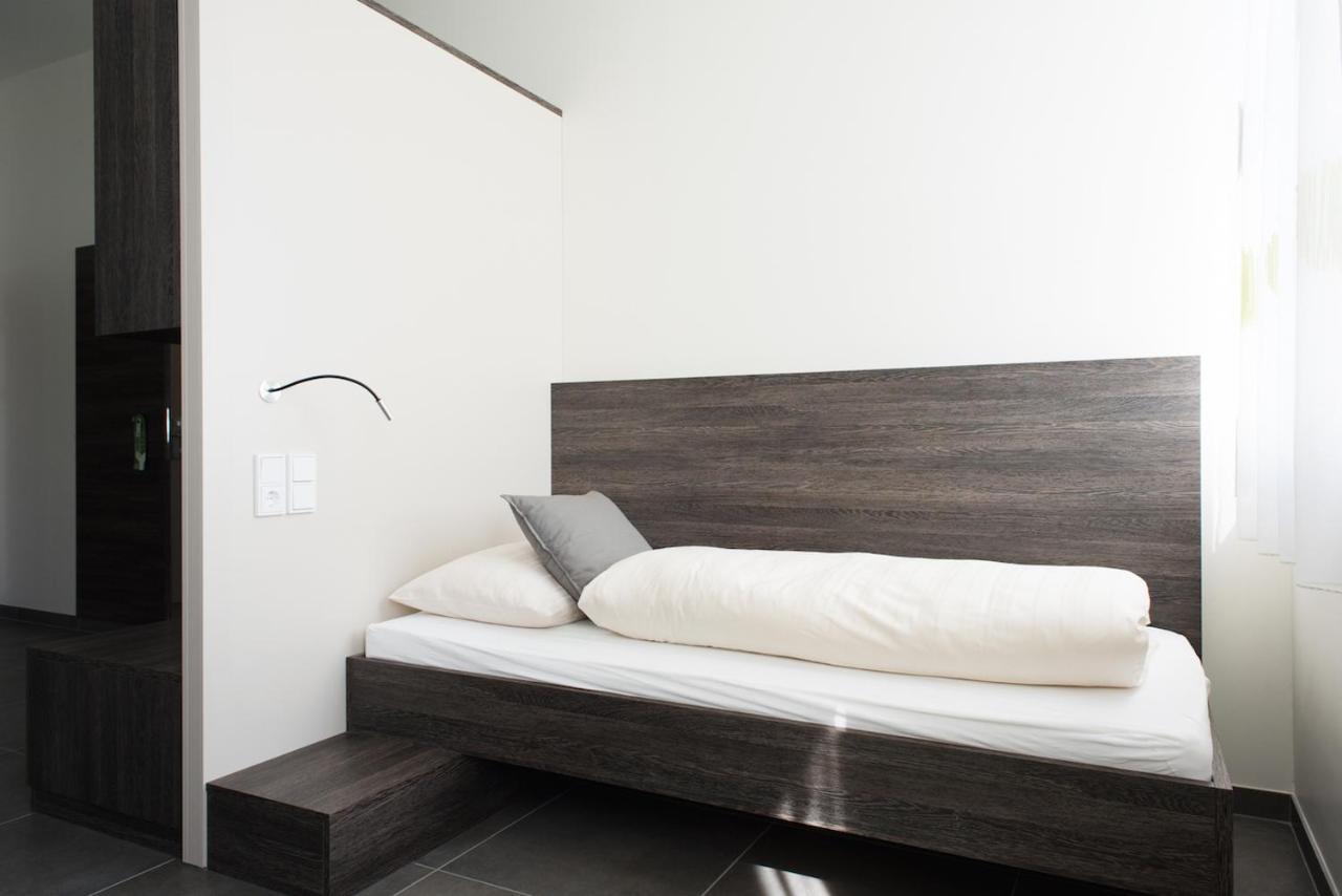 Eee Hotel טראון מראה חיצוני תמונה