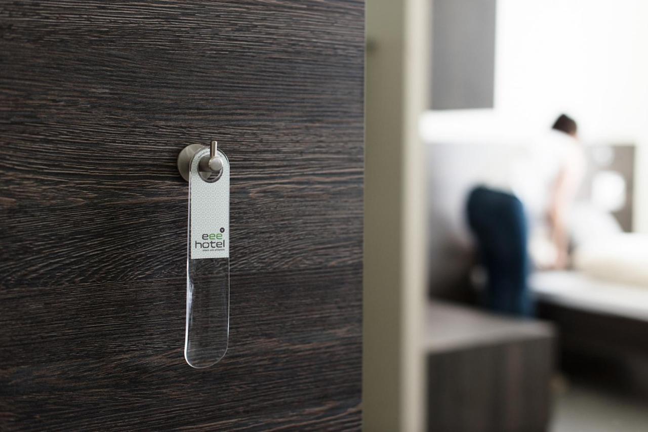 Eee Hotel טראון מראה חיצוני תמונה
