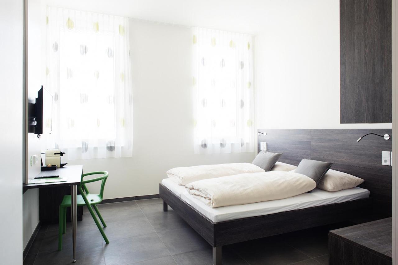 Eee Hotel טראון מראה חיצוני תמונה